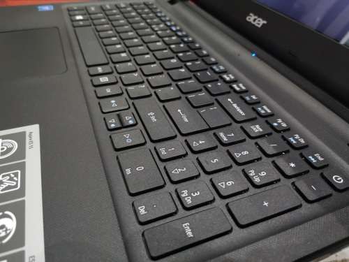 **ACER ASPIRE ES15*LATEST 6TH GEN CELERON*N3350*500GB HDD*2GB RAM*DVD*HD